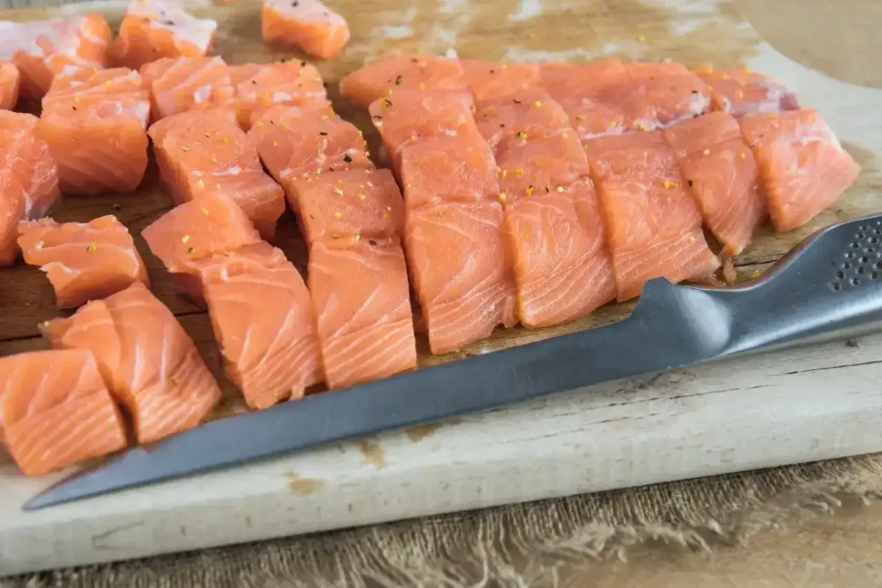 Łosoś do sushi - jak wybrać najlepszy i bezpieczny filet?